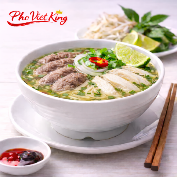 333. Well-Done Beef and Chicken Rice Noodle Soup